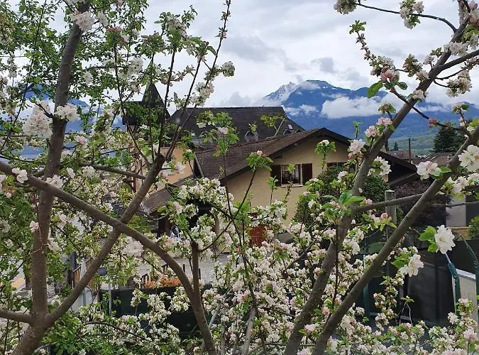 Maison Villageoise Tatil Evi Collombey-Muraz